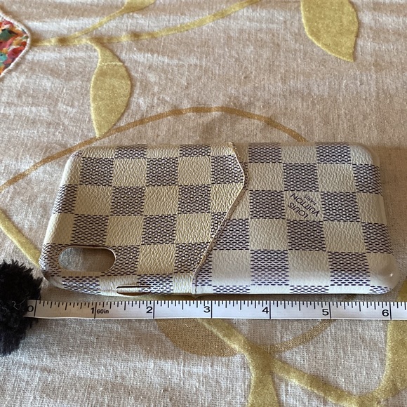 Authentic Louis Vuitton phone cases - Picture 15 of 16